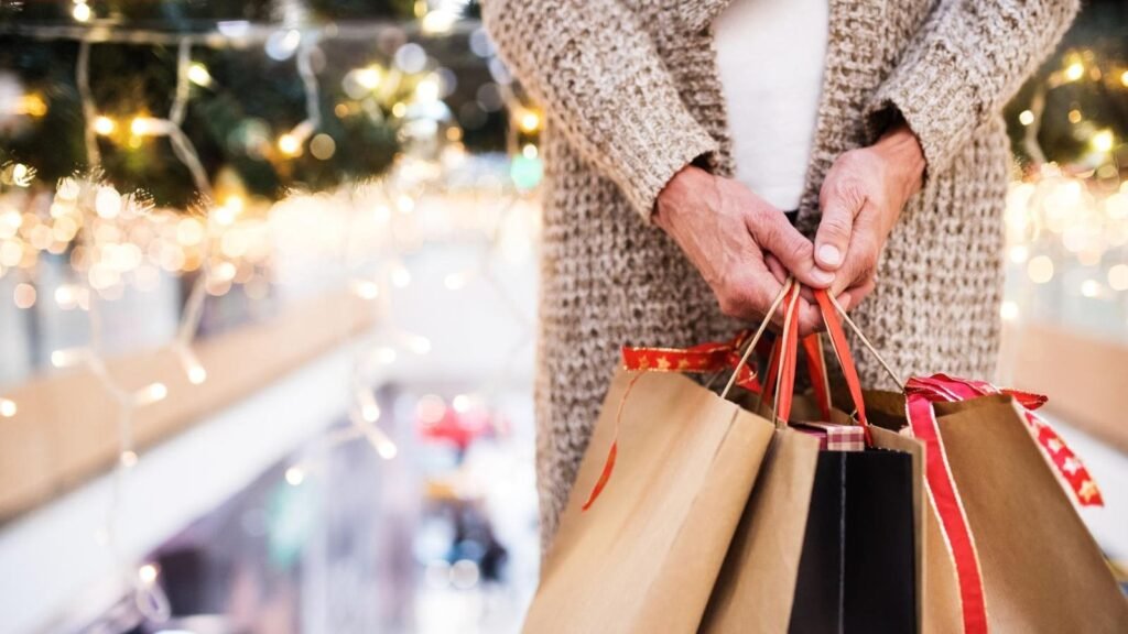 Holiday Spending Forecasts for 2023 Look Promising for Small Businesses